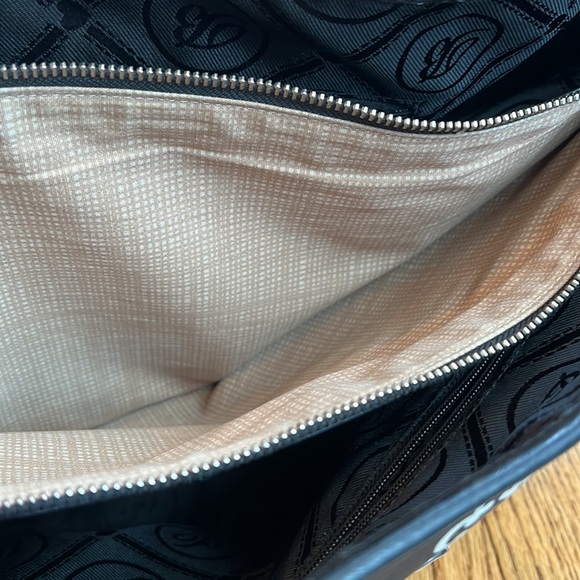 Brighton bag in good condition, spacious, well designed. Has some sighs of wear. - Picture 3 of 7